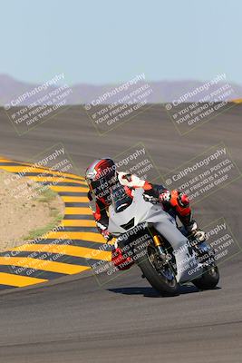 media/Oct-09-2022-SoCal Trackdays (Sun) [[95640aeeb6]]/Turns 9 and 10 (1050am)/